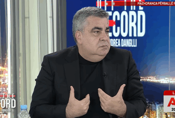 “Po përdhoset simboli i vezës”, Gonxhja thirrje protestuesve: Mblidhuni dhe flisni