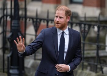 Princi Harry pëson goditje ligjore, botuesi i “Daily Mail” kërkon 34.5 milionë paund pas humbjes së gjyqit nga personazhet e famshëm