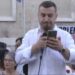 Gazetari Muka në protestë: Jam mandatuar nga Grupi Koordinues! Rama jep dorëheqjen! Na rrahën rojet e Ulsi Manjës