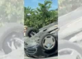 Aksident i frikshëm në Memaliaj, makina del nga rruga dhe përmbyset