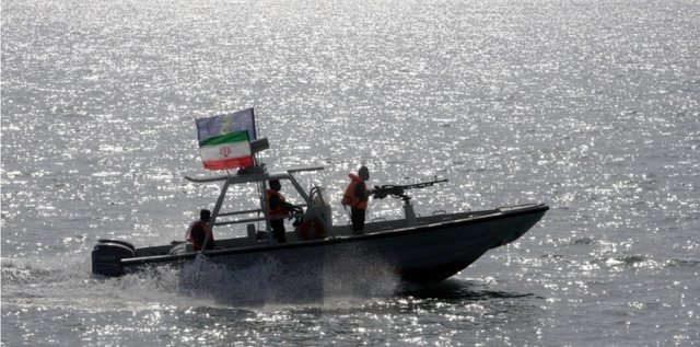 Garda Revolucionare iraniane ndalon tre cisterna nafte në Ngushticën e Hormuzit -