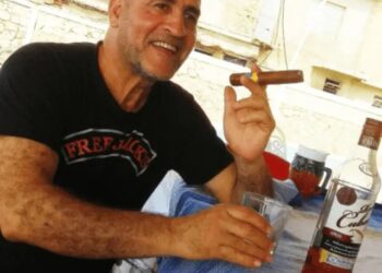I përmendur mbi 2 mijë herë në dosje, gjendet i vdekur rekrutuesi i modës që i siguronte femra Epsteinit