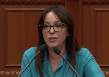 “Sulmet ndaj bizneseve turistike, të dirigjuara”, Spahiu në Kuvend: Mos e shani Shqipërinë në sytë e botës!