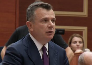 Dy ndërprerje në Kuvend, Balla kërkon shtyrjen e raportimeve të institucioneve për seancën e ardhshme