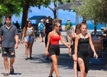 Rama publikon pamje nga Shkodra e mbushur me turistë: Mëngjes i zakonshëm për qytetin