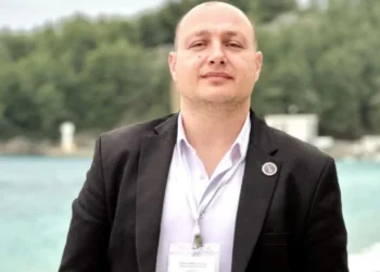 Mbi dy dekada në shërbim të lajmit! Kush ishte Enrik Mehmeti, që humbi jetën tragjikisht në aksident