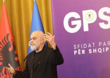 “Faktet ishin me ne, por përjetimi i tyre ishte e vërteta”, Rama ‘zbërthen’ mesazhin e protestës së flamingove