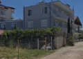 32-vjeçarja u plagos nga ish-burri, fqinja rrëfen momentet e tmerrit: Thërriste për ndihmë e mbuluar në gjak