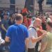 “Opozitë e shitur”/ Protestuesit përplasen me deputetët, “nuk i kursehen” as Goxhajt: Mos bëj negociata
