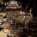 Protesta fillon xhiron e darkës nëpër Tiranë