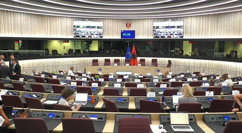 Zyrtari i KE nga Strasburgu  Protestat të zhvillohen paqësisht  Shqipëria ka bërë përparim të madh në rrugën drejt BE së