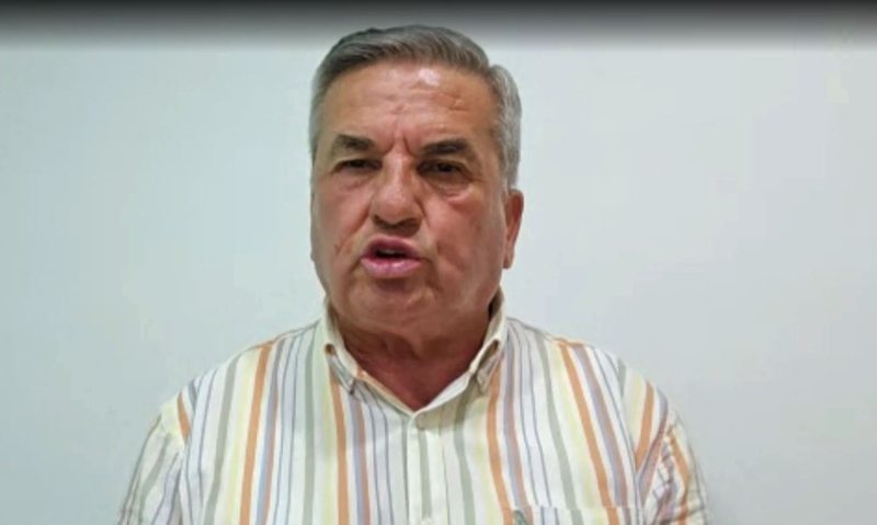 protesta-idajet-beqiri-thirrjet-per-revolucion-dhe-kerkesat-per-rrezimin-e-rendit-kushtetues-duhet-te-hetohen