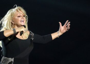 Ndahet nga jeta legjenda e muzikës Bonnie Tyler, këngëtarja e hitit “Total Eclipse of the Heart”