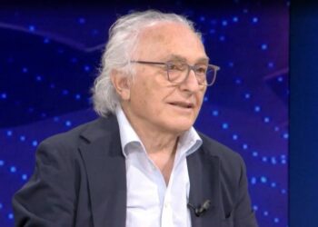 Nga protestat në Tiranë, te “koka e Ramës” dhe “vdekja e Trump”, Çupi: Shqipëria në mes të luftës globale të Lindjes dhe Perëndimit!