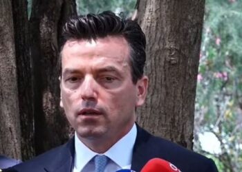Rrëmbeu kopjen e marrëveshjes me SHBA-në dhe iku me vrap, reagon Shehaj: E mora për ta lexuar! Peleshi nuk tha që…