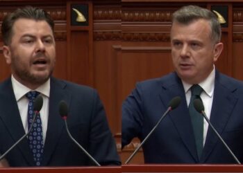“Të fala Gones”/ Balla përplaset me Kaprin, nxjerr mesazhet në Kuvend: Më kërkove të të ruaja votat!