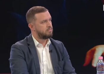 Deputeti i PS: Qeveria, e gatshme të dëgjojë një përfaqësi të protestuesve! Duhet transparencë në çdo veprim