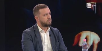 Deputeti i PS: Qeveria, e gatshme të dëgjojë një përfaqësi të protestuesve! Duhet transparencë në çdo veprim