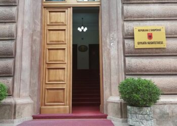 Gjykata Kushtetuese publikon kalendarin, ja datat kur do të shqyrtohen kërkesat për Berishën, Shabanin dhe Salianjin