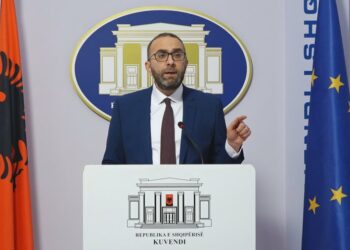 “Albanian Files”, Bardhi dorëzon kallëzim penal në SPAK për Edi Ramën