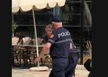 Balla poston foton e policit të gjakosur: Kush ngre dorë ndaj policisë, ka ngritur dorë ndaj shtetit