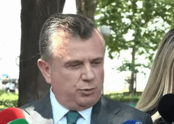 “Grup mbeturinash sociale dhe politike”, Balla: Kush ngre dorën kundër policisë, do përballet me forcën e saj