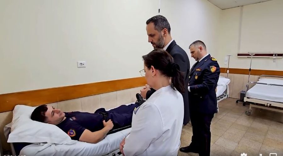 Lamallari e Hita vizitojnë policët e plagosur  Akt kriminal  vandalët janë identifikuar 