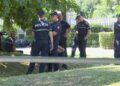 Masa të forta sigurie jashtë Kuvendit, policia rrethon godinën