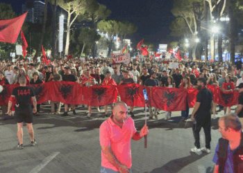45 ditë protestë para Kryeministrisë, Paskal Milo i bën thirrje Presidentit të ndërhyjë: Begaj të ndërmjetësojë palët