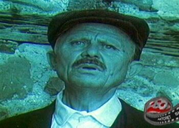 “Si më zunë me “dashnoren” brenda në teatër”, rrëfimi i aktorit Koço Qendro