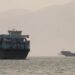 Sulmet SHBA-Iran ‘frenojnë’ trafikun në Hormuz, rritet presioni mbi tregjet e energjisë