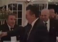 VIDEO / Fatmir Mediu ia merr valles, të tjerët i hedhin tufa me lekë
