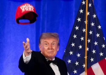 Trump sulme dhe batuta në “Darkën e Korrespondentëve”: Do kandidoj sërish për president