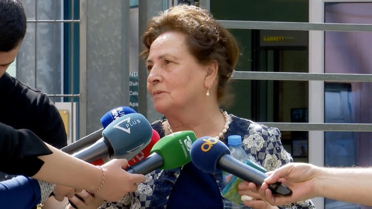 Mungonin Fatime Kryemadhi dhe avokatët  shtyhet seanca për dosjen e ndarë nga Meta