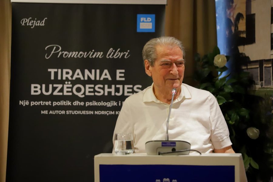32 ditë protestë  Berisha mesazh gjeneratës Z  Jeni ngritur kundër një diktature autoritare