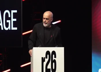 Rama flet nga Gjermania për protestën në Tiranë: Në atë Bulevard ku sot festojnë lirinë flamingot, janë vrarë njerëz