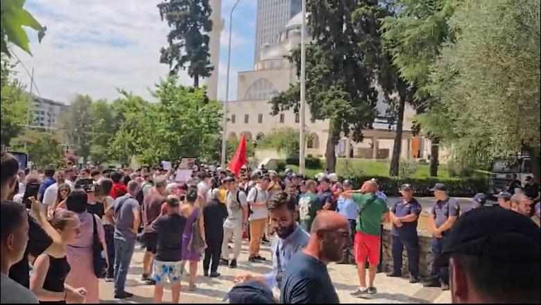 Protesta po shkon fiks aty ku dëshiron qeveria 