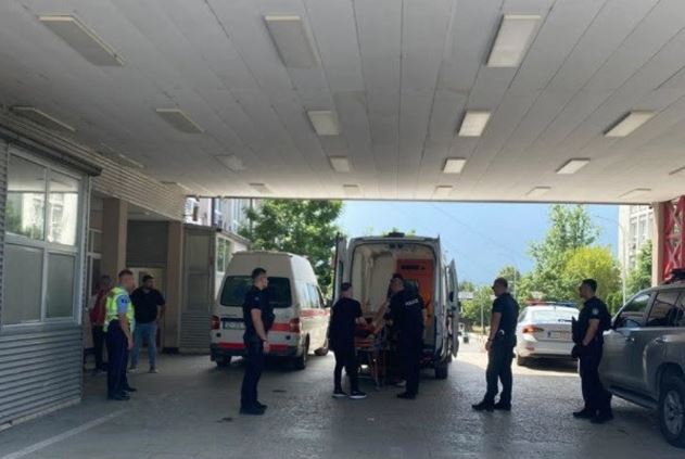Konflikt me armë zjarri brenda familjes në Podujevë  Daja me nipërit përfundojnë në spital