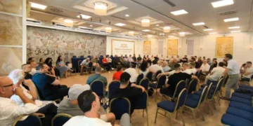 “Si u zgjodh grupi nismëtar?”/ Debate mes organizatorëve dhe protestuesve për krijimin e Kuvendit Kombëtar! Dalin mesazhet
