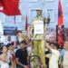“Diktatori i fundit”/ Protestuesit i bëjnë bust Edi Ramës dhe e rrëzojnë para Kryeministrisë