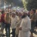 FOTOLAJM/ Të shoqëruar nga besimtarë, një grup hoxhallarësh shfaqen çdo ditë në protestë