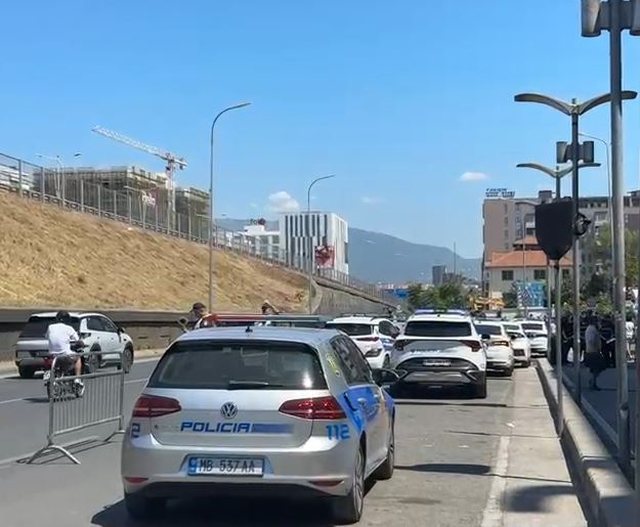 Kanye West performon sonte në një koncert në Tiranë  nis zbatimi i masave të qarkullimit