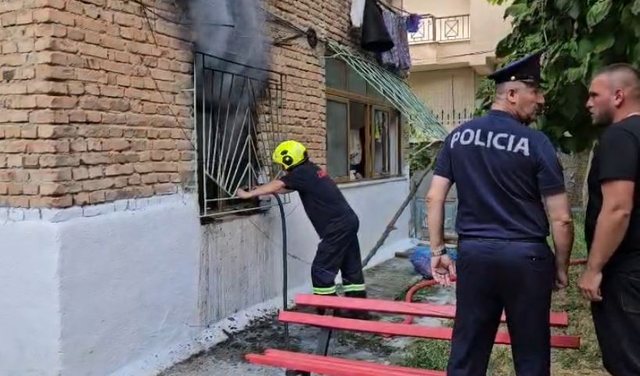 Zjarri përfshin apartamentin në Korçë  ndërron jetë i moshuari