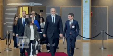Mbyllen 3 kapituj të integrimit, agjenda diplomatike e kryeministrit Rama në Bruksel dhe Paris