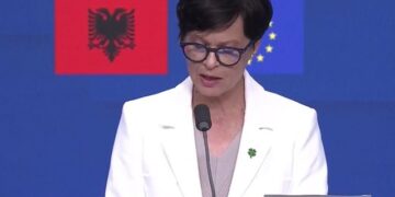 Kos: Shfuqizimi i ligjit për zonat e mbrojtura dhe ai për investimet strategjike, thelbësor për integrimin e Shqipërisë në BE