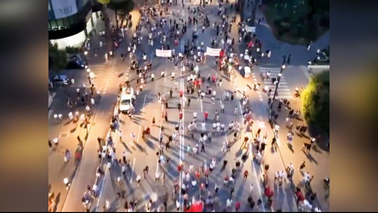Pjesëmarrja e ulët në protestë  Balla  Ky tani është tubim i Sali Berishës
