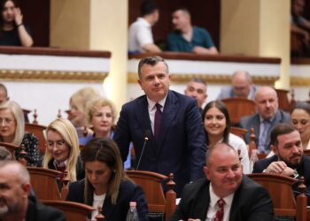 ‘Territorialja’, Balla-opozitës: S’ka kërkesë për zgjatje afati! E keni Kuvendin si shkollë nate, ikni e vini kur të doni