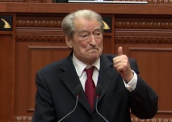 “Me draftin tuaj, synoni të zhdukni 20 bashki”, Berisha i përgjigjet Ballës  për reformën territoriale