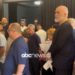 VIDEO/ Kryeministri Rama merr pjesë në homazhet për gazetarin Enrik Mehmeti