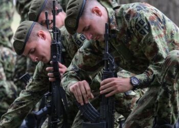“Nga TikTok-u në kazermë”, vendet e Ballkanit Perëndimor gati të rikthejnë shërbimin ushtarak
